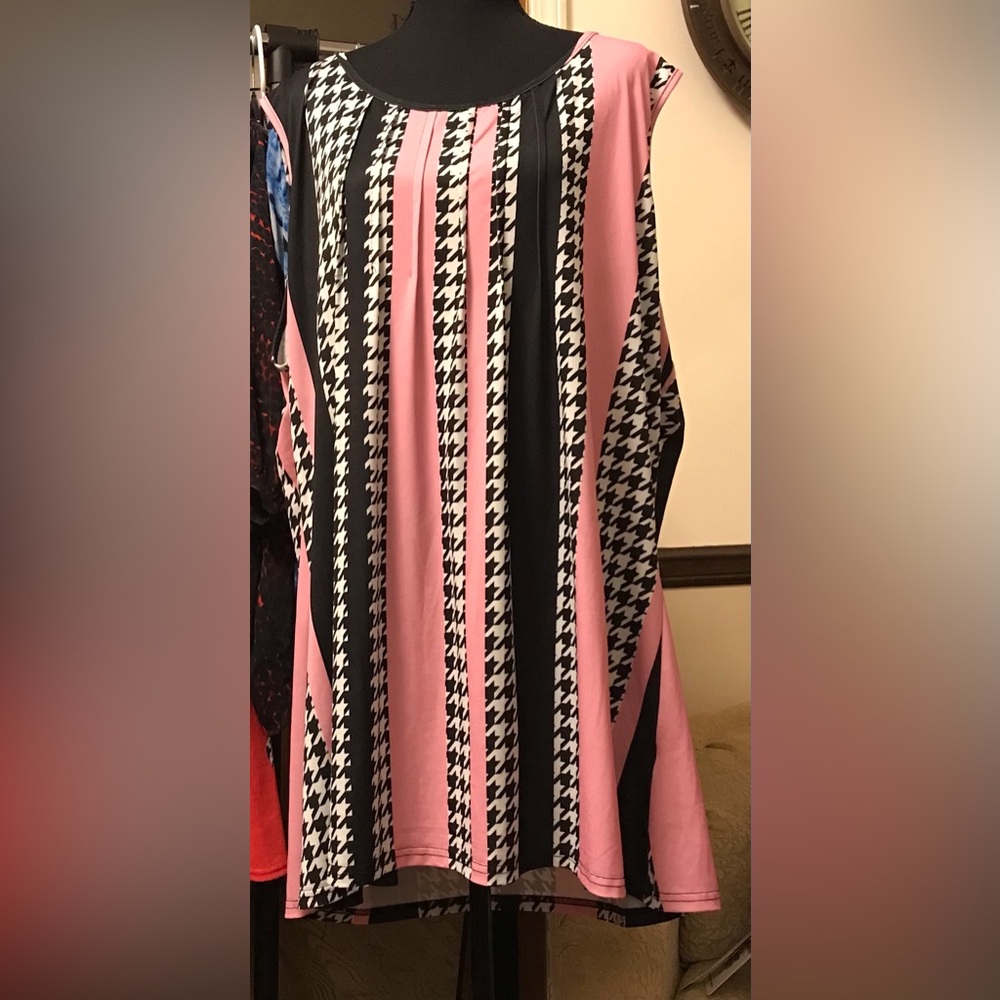 Lily by Fermiana size 4xl sleeveless blouse